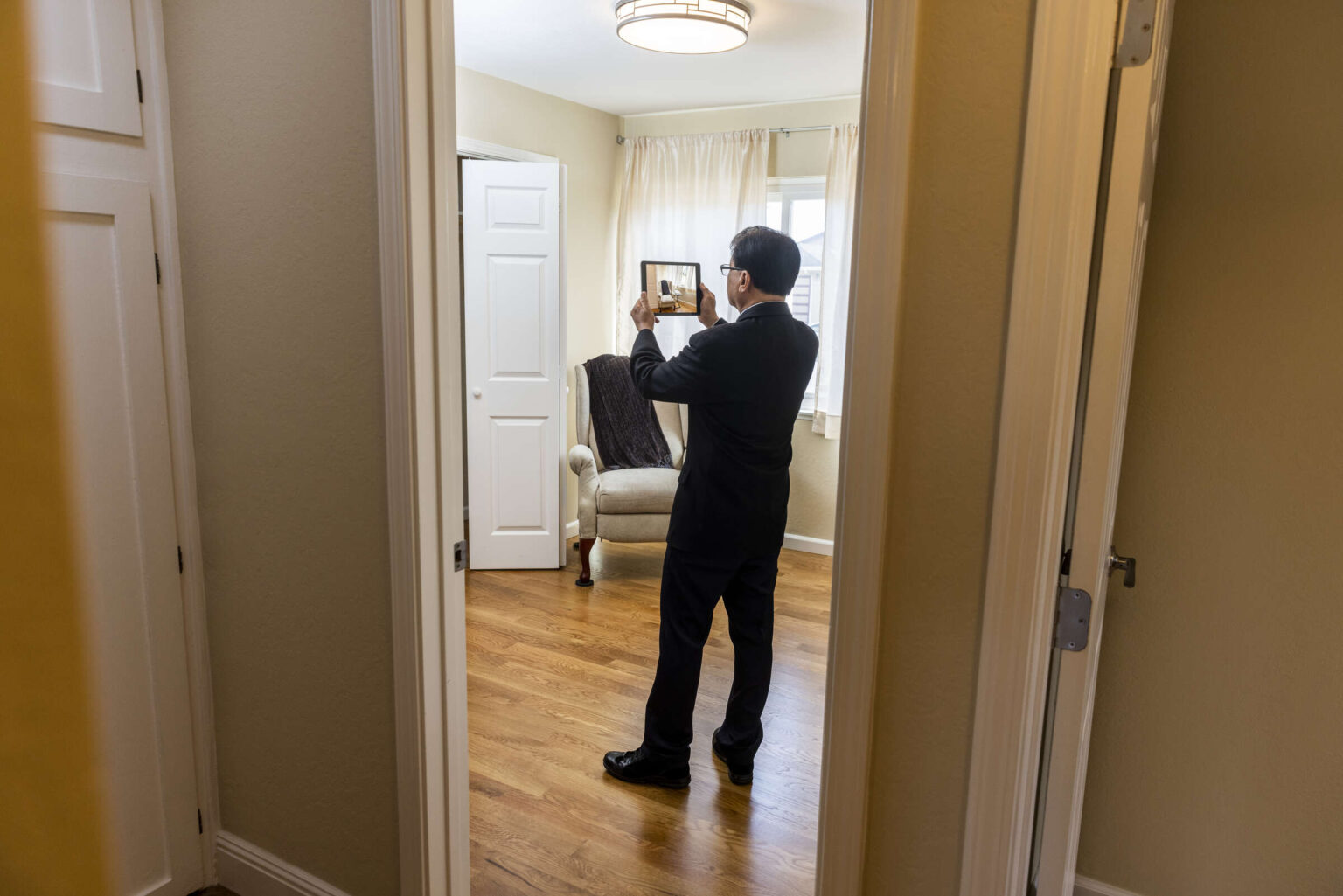 HomeCheckIns_iStock-1316194963_web